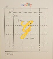 【スワロフスキー27個付イニシャルシール】 （エーユーau　スマホ＆デコ電・ケース・カバー）大文字GD（小）G