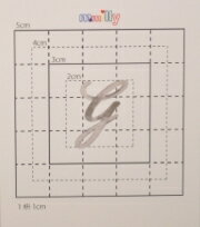 【スワロフスキー27個付イニシャルシール】（スマートフォン　ケース・カバー）大文字SV（小）G