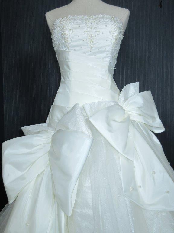 高級　ウエディングドレスレンタル　No12　レンタルウエディングドレス　レンタル　ウエディングドレス　レンタルタキシード　タキシードレンタル　タキシード　結婚式場　試着　試着可能　試着OK　前撮り　2次会　撮影　カメラマン　記念日　貸衣装　和装ドレス　和装