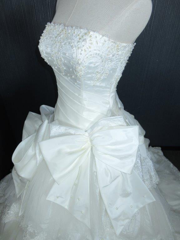 高級　ウエディングドレスレンタル　No12　レンタルウエディングドレス　レンタル　ウエディングドレス　レンタルタキシード　タキシードレンタル　タキシード　結婚式場　試着　試着可能　試着OK　前撮り　2次会　撮影　カメラマン　記念日　貸衣装　和装ドレス　和装