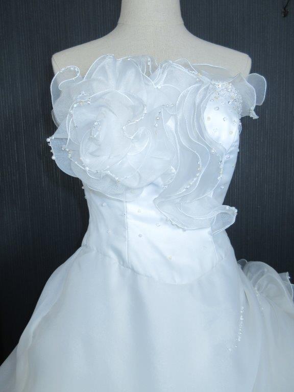 ウエディングドレスレンタル　No21　　高級　レンタルウエディングドレス　レンタル　ウエディングドレス　レンタルタキシード　タキシードレンタル　タキシード　結婚式場　試着　試着可能　試着OK　前撮り　2次会　撮影　カメラマン　記念日　貸衣装　和装ドレス　和装