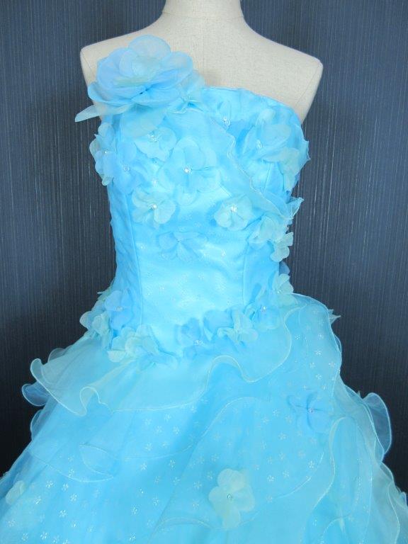 ウエディングドレスレンタル　No37　高級ウエディングドレスレンタル　レンタルウエディングドレス　レンタル　ウエディングドレス　レンタルタキシード　タキシードレンタル　タキシード　結婚　試着　試着可能　試着OK　前撮り　2次会　撮影　貸衣装　カラードレス　ブルー