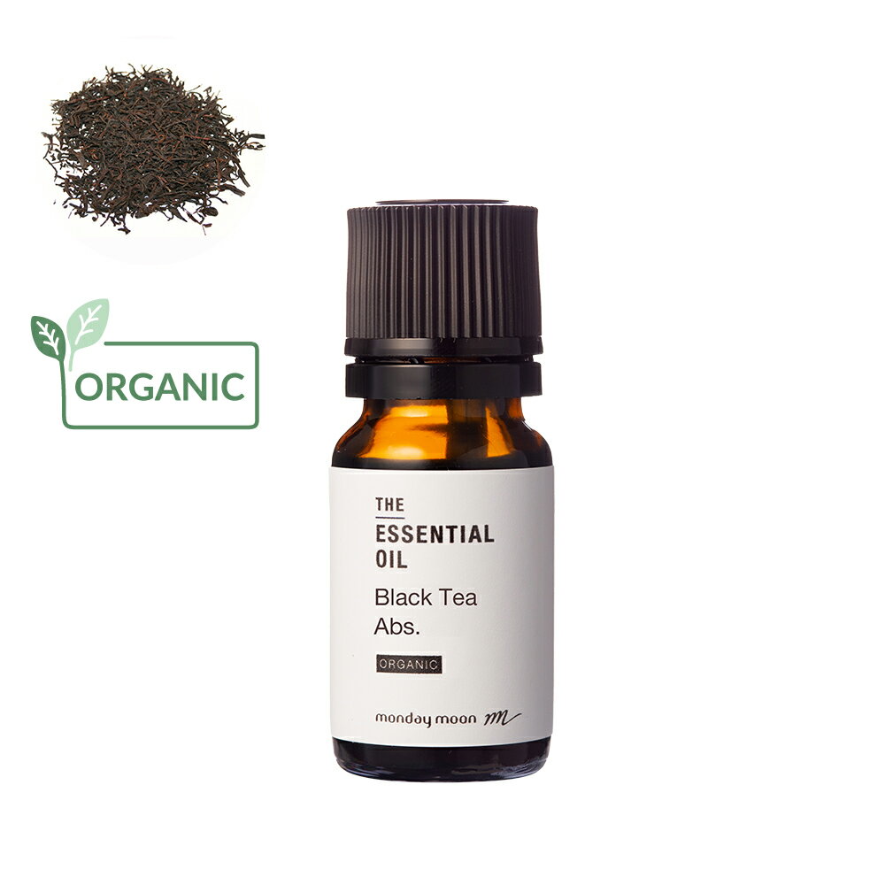 - エッセンシャルオイル - ブラックティー・アブソリュート・オーガニック／10ml（有機栽培・Organic）ブラックティー・アブソリュート・オーガニックマンデイムーンのブラックティー・アブソリュート・オーガニックは、スリランカで栽培されている（Camellia Sinensis）の、葉から抽出しました。ブラックティー・アブソリュートは紅茶、ブラックティーとも呼ばれています。 ブラックティー（紅茶）・アブソリュートは、ブラックティー（紅茶）・エッセンシャルオイルよりも強くブラックティー（紅茶）の香りを感じられるため、香水用にはこちらが好まれます。 ●香りについて 甘く奥行きのあるハーバルノートです。他にはない素晴らしい香りで、香水に少し加えることで、奥行きのある香りにすることができます。ブラックティーエッセンシャルオイルよりも甘さがあり、やわらかく香ります。 ●ご使用シーン ブラックティー（紅茶）にはカテキンが豊富に含まれており、抗酸化作用があります。スキンケアにもよく使われるため、化粧品への配合や全身のトリートメントにも最適です。アロマテラピーでは、リラックス効果と鎮静効果があります。アロマテラピーでは、リラックス効果と鎮静効果があります。 ●香りの相性がよいエッセンシャルオイル すべてのエッセンシャル オイル、樹脂、または香料。マンデイムーンのこだわり（公社）日本アロマ環境協会が定める表示基準に適合し認定された精油です。使用方法キャリアオイルに1%以下の本品を加えて、マッサージオイルや美容オイル、クリームをおつくりいただけます。水酸化レシチンでエッセンシャルオイルを希釈すると、エッセンシャルオイルを水に混ぜることができます。芳香浴として、またバスオイル、入浴剤、キャンドルなどにご利用いただけます。レシピNOTEをご覧ください。美容オイル（バター）の作り方オイル50mlまたはバター50gに本品を0.1-0.5ml加えてください。送料について■宅配便　送料：0円（北海道・沖縄0円）■メール便　送料：0円で、【45個】までお送りできます。本品を【46個以上】ご注文の場合や他の商品と合わせ買いなどで【メール便でお送りできない場合】は【ご注文確認メール】でお知らせし、ショッピングカート【通信欄】でご指示いただいた手順で発送させていただきます。ショッピングガイドはこちら＞他のサイズはこちらをクリックテスター2ml10ml30mlドロッパーガラスボトル(箱入り）でお届けします。 商品詳細栽培方法有機栽培品質保存料／無添加着色料／無添加学名Camellia sinensis 科名ツバキ科抽出部位葉抽出方法溶剤抽出法（ヘキサンフリー）生産国スリランカ香り非常にフローラルな香り、フローラルなウッディ、甘い、草本的な香り。揮発速度ミドルノート色ライトイエロー可溶性油溶性配合量0.2%-1%　日中使用の可否○保存方法冷暗所保存期間開封前12ヵ月開封後はお早めにお使いください。ご注意本品は直接肌につけないでください。飲まないでください。床に落とす等、乱暴に取り扱わないでください。使用中、使用後に何らかの異常を感じた場合は使用をおやめください。妊婦・小児・高齢者は本品を使用前に医師に相談してください。精油が付着すると、素材によっては精油の色が落ちないことがあります。天然成分のためまれに濁りや沈殿物、色調の変化が生じる場合がありますが、品質には問題ありません。ガラス瓶の特性上、瓶の厚みが一定でない為、液面の高さに差が生じる場合があります。区分雑貨(化粧品原料)製造販売/広告文責mono株式会社(088-677-8724)