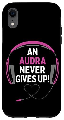 iPhone XR ゲーム用引用句「An Audra Never Gives Up」ヘッドセット パーソナライズ スマホケース