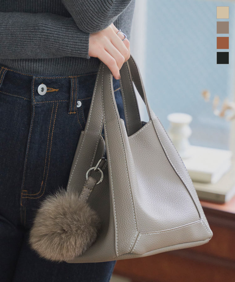 ≪11/18 24Hセール3390円 送料無料≫ バッグ カバン 鞄 かばん ファーチャーム付き [B1650] レディース ミニバッグ トートバッグ ショルダーバッグ 20代 30代 40代 ファー ファーチャーム バッグチャーム 通勤バッグ オフィスカジュアル 大人 カジュアル【送料無料】のサムネイル