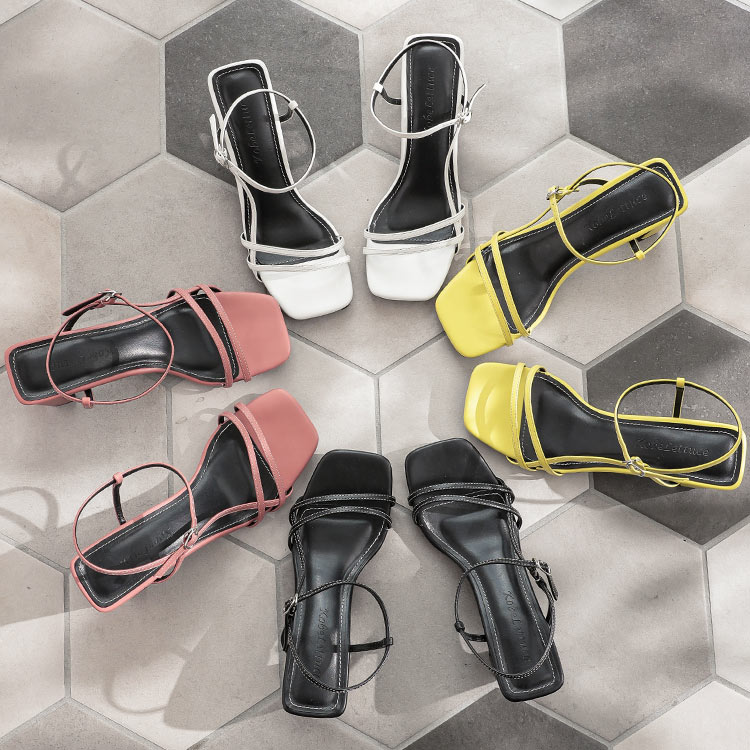 特別セール★ダブルストラップチャンキーヒールサンダルシューズ [I2148] レディース アンクルストラップ 安定感 歩きやすい 夏 サンダル ストラップ スクエアトゥ ヒール おしゃれ 太ヒール チャンキーヒール 細ストラップ 黒 ブラック 白のサムネイル