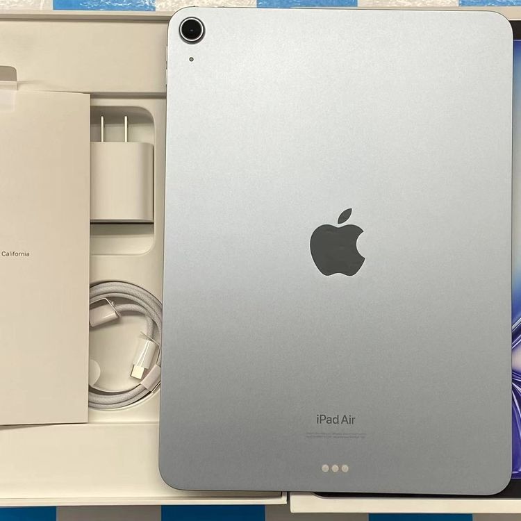 【中古】iPad Air 11インチ 第6世代 Wi-Fiモデル 128GB ブルー MUWD3J/A 新品