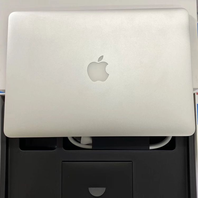 楽天市場】macbook air mmgg2j／aの通販