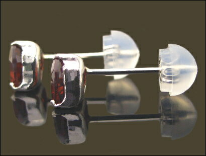 プラチナ Pt900 ガーネット ハート ピアス 5mm【送料無料】【1月の誕生石】【ハートピアス】※pema