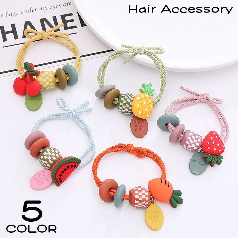 野菜・果物モチーフのかわいいデザイン♪レディース用のヘアゴムです。 【サイズについて】画像をご参照ください。 【カラーについて】生産ロットにより柄の出方や色の濃淡が異なる場合がございます。お使いのモニターや撮影時の光の加減などにより画像と実際の商品のカラーが異なる場合もございます。予告なしにカラーやデザインなどの変更がある場合もございます。