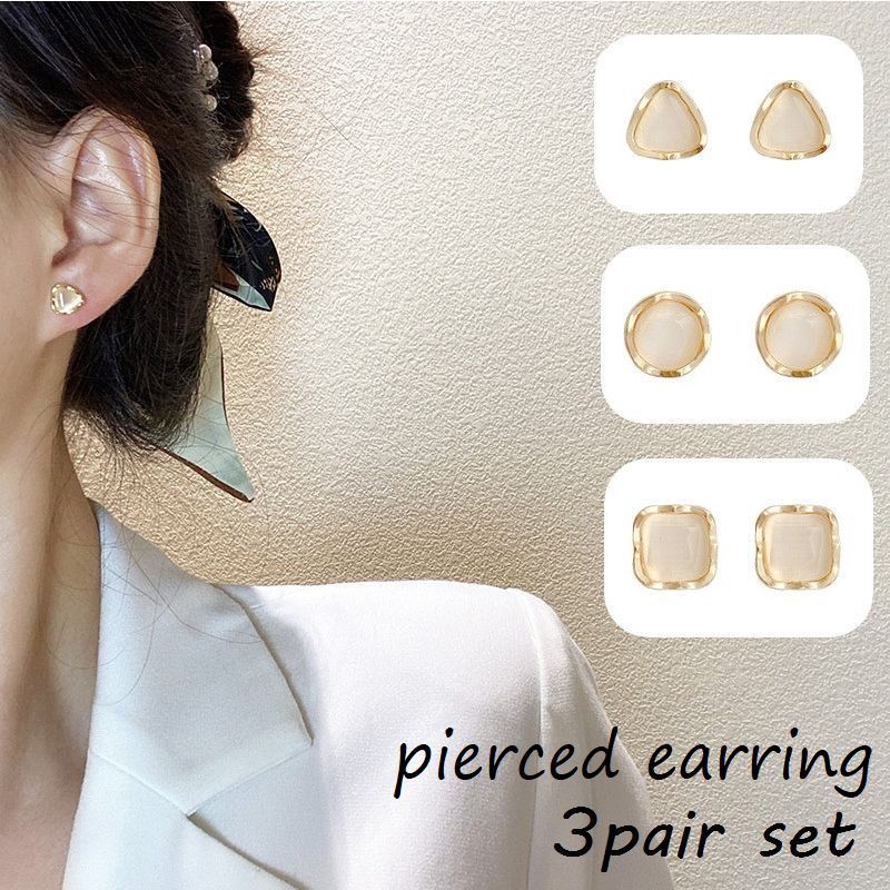 ピアス 3点セット 3ペア レディース 女性用 アクセサリー 耳飾り ストーン スクエア 四角 トライアングル 三角 ラウンド 丸型 ゴールドカラー 可愛い オシャレ 上品 プレゼント ギフト