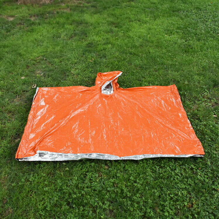 BACKYARD FAMILY インテリアタウンのレインポンチョ レインコート カッパ 雨合羽 メンズ レディース フード付き 雨具 防寒具 アウトドア キャンプ 登山 非常時 防災 サバイバル 持ち歩き 便利 プルオーバー｜アングル3