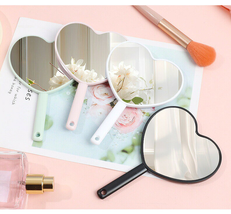 手鏡 ハンドミラー 化粧鏡 手持ち 柄つき ハート 等倍 シンプル 定番 メイク道具 化粧直し 身だしなみ お手入れ かわいい おしゃれ 便利 3