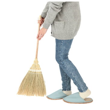 ほうき 室内 楽天 かわいい 掃除グッズ 掃除 ショート ホウキ 可愛い Broom ブルーム 室内 ポップ 玄関 子供 天然素材 おしゃれ オシャレ ナチュラル ブラック ブラウン グレー ナチュラル ミックスブラック ミックスブラウン ミックスグレー ミックス 生活雑貨 デザイン