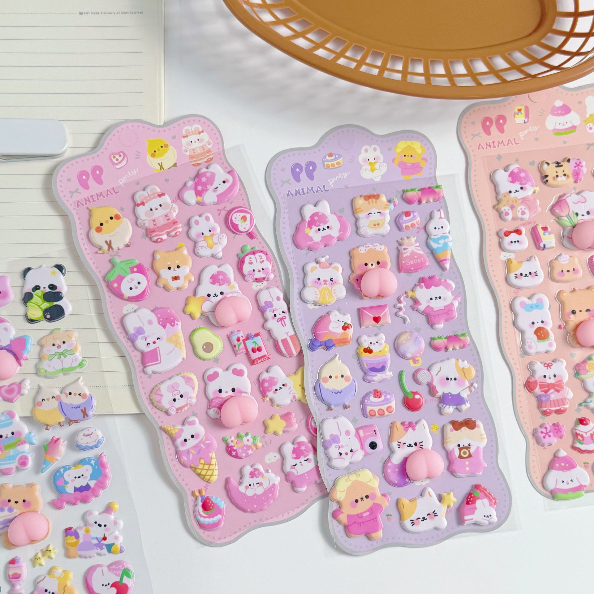 【タイムセール中】ぷにぷに おしり シール【お得4枚セット】 スクイーズ 立体 泡ステッカー 3D クリスマス くま ねこ 可愛い ご褒美シー ルステッカー デコレーション ステッカー 手帳 デコ スマホ ケース ふわふわ もちもち デコレーション ストレス 解消 癒し mochiron-6-10000779 Mochironインテリア雑貨店 サンプル画像2