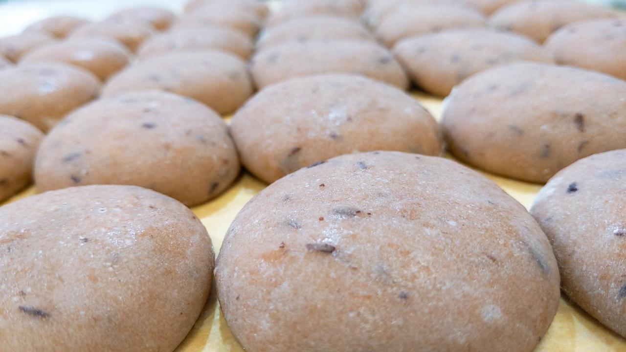 特別な 一升餅 小分けタイプ　完全無添加　【仁多米餅 白・赤飯餅（平餅各18個入り）】　サステナブル商品..シンプルセットですが幸福感を詰め込みました。 「北海道、沖縄県、東北地方、新潟へのお届けは休止しております。」