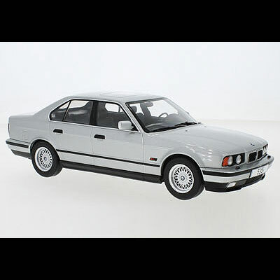 ModelcarGroup(モデルカーグループ)BMW535i(E34)1988(1/18)MCG18158