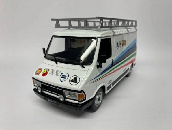 樂天商城 - イクソ製 　1/18 フィアット 242 Technic Abarth アシスタントカー　ルーフラック付イクソ製　18RMC060XE