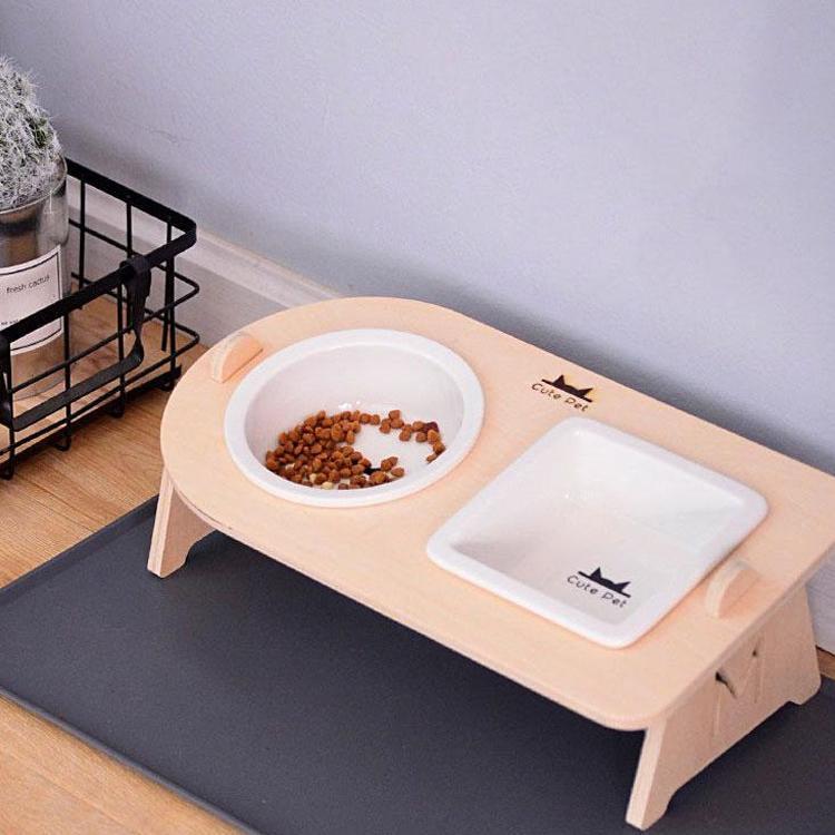 猫犬用　給水器 ペットボトル ペット 給水タンク　ペット用品 給餌器 食器 水飲み フードキーパー 補給 旅行 外出 給水タンク ペットグッズ