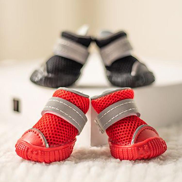 ■品名：犬用シューズ■素材：PU+反射材+ゴム■カラー：全2色■サイズ：1号〜5号 sanwa　fashionのキーワード ：ドッグブーツ　犬の靴　いぬたび　足裏保護 犬 靴 ドック ペット シューズ 滑り止め 肉球保護 火傷防止 ケガ防止 ソフト ドッグシューズ 脱げない ペット 通気 お散歩 ケガ防止 履かせやすい 中型犬 小型犬 サンダル 靴下 犬の靴 犬靴 ペット用品 小型犬 反射テープ 犬用滑り止めパッド 肉球シール 肉球 保護 傷防止 フローリングすべり止め 転倒防止 老犬補助 ペット用シューズ 股関節保護