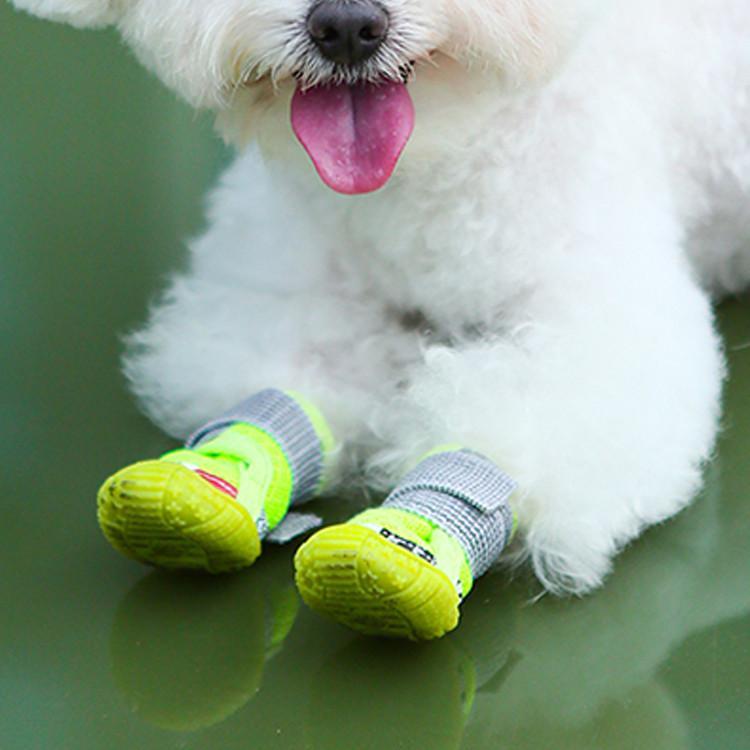 ドッグシューズ 犬の靴 犬用靴 ブーツ ペットシューズ 滑り止め お散歩 肉球保護 傷防止 ケガ防止 ソフト 中型犬 小型犬 転倒防止 履かせやすい