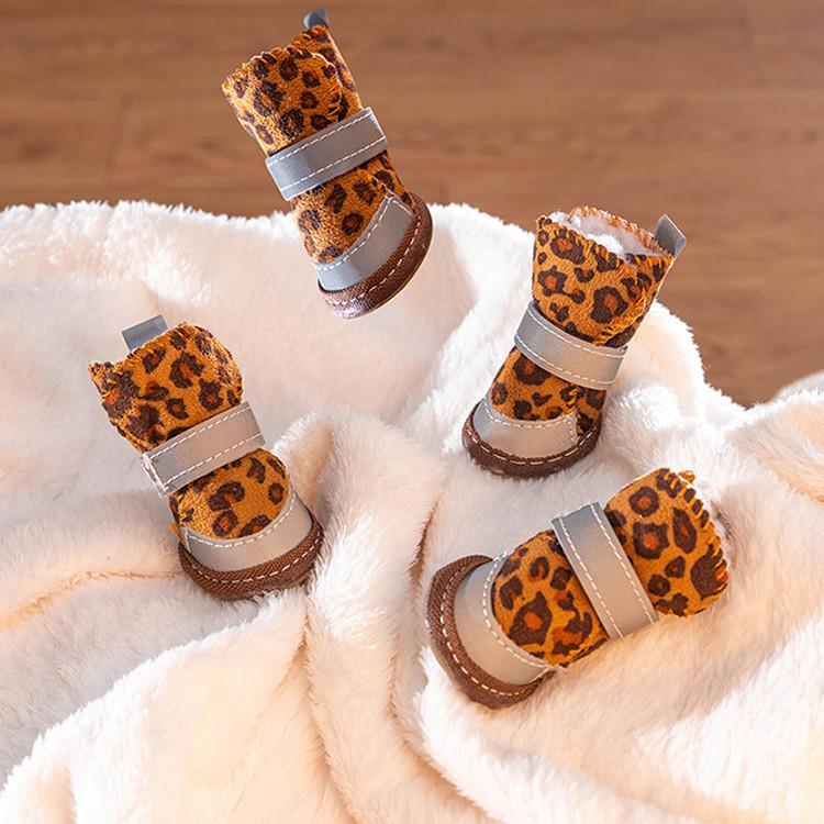 ドッグシューズ　犬の靴　犬用靴 ブーツ ペットシューズ 滑り止め お散歩 肉球保護 傷防止 ケガ防止 ソフト 中型犬 小型犬 転倒防止 履かせやすい