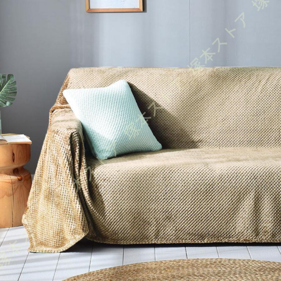 商品の詳細素材：ポリエステル；サイズ：70*100cm 100*150cm 200*120cm 200*150cm 200*180cm 200*200cm 200*230cm 200*260cm 200*300cm 200*360cm 170*280cm；特徴■ 心がほっと和らぐようなナチュラルな色合いと、モコモコとした凹凸のあるクラウド柄のキルティング生地のマルチカバーです。■ 水洗い加工を施しているのでふんわりやわらかい生地になり、吸湿性もいいです。■ 両面使えるリバーシブルタイプ■ 汚れても洗濯機で丸洗いができるので衛生的。 洗濯しても縮みにくいのも特徴です。■ ベッドスプレッドやこたつカバー、ソファカバー、ホットカーペットカバーなど、一年中活躍します。備考※実際の商品の色にできるだけ近づけるよう、撮影を行っておりますが、商品の色は、ご使用のモニターによって実際の明るさや色と異なって見える場合がございます。あらかじめご了承ください。※デザイン?仕様は予告なく変更することがございます。あらかじめご了承ください。