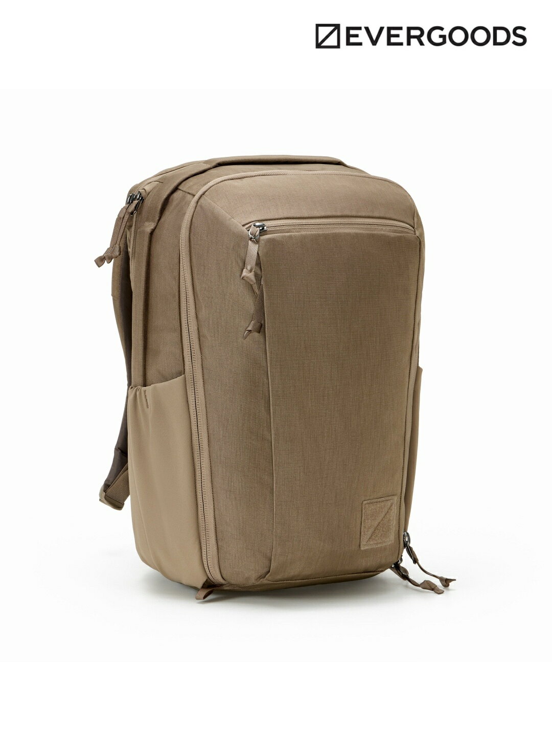 エバーグッズ シビック トラベル バッグ 20L ■メーカー説明文引用 旅行から日常使いまで対応する多機能バックパック その優れた汎用性を高く評価されているCTBは、スーツケースのハンドルを通せるパススルー、ボトルポケット、通気性に優れたバックパネルに加え、13箇所以上の収納ゾーンを備えています。 あらゆる旅のスタイルに合わせて選べる3サイズ展開。素材には、独自開発した耐久性と撥水性に優れるテキスタイルを採用しています。 旅行はもちろん、デイリーユースでもその真価を発揮。パッド入りの吊り下げ式PCスリーブ、素早くアクセスできる3Dポケット、そして人間工学に基づいたショルダーハーネスにより、毎日の移動を快適にサポートします。 ■FEATURES 〇Key External Features ・ストレッチサイドポケット：水筒やボトル、折り畳み傘、手袋などを収納可能。 ・通気性に優れたバックパネル：スーツケースのハンドルを通せるラゲッジパススルー付き。 ・フロント・ディープスタッシュポケット：CAP0.5を収納可能なサイズ。 ・フロント・サイドアクセスポケット：オーガナイザーポケットとキーリーシュを内蔵。 ・クイックアクセス 3Dヨークポケット：すぐに取り出したい小物の収納に便利。 〇Key Internal Features ・パッド入りノートPCコンパートメント：最大16インチ（MacBook Pro 16インチ対応）のデバイスを衝撃から守る吊り下げ式構造。 ・サスペンデッド・ストレッチスリーブ：タブレットや書類などを収納。 ・セキュリティポケット ＆ メッシュジッパーポケット：貴重品や小物を整理して安全に収納。 ■MATERIAL 〇シェル ・Solution Dyed Black：420d HTナイロン6 DWR撥水加工 ・その他のカラー：420d HTナイロン6,6 DWR撥水加工 〇ライニング：420d HTナイロン PUコーティング 〇ショルダーパッドフォーム：Zote EV50 〇フレームシート：HDPE 〇アルミサイドステー：7075グレード 〇ジッパー：YKK #8RC / #10RC DWR撥水加工 ■SPECS ・サイズ(20L)：27.3W x 19D x 44.4H cm ・重量(20L)：1,417g ※画像は使用イメージとなり本製品以外のものは付属しません。 ※メーカー画像を使用しておりますので本商品と多少仕様（ロゴの位置やカラー、柄の位置等）が異なる場合もございます。 ※こちらの商品は実店舗及び、弊社が運営する他ショッピングサイトと在庫を共有して販売しております。ご注文受付後の在庫確認となり、場合によっては在庫切れが発生する可能性もございます。その際は申し訳ございませんがメールでお知らせ致しますのでご了承下さいませ。 ※こちらのページの商品に関する電話でのお問い合わせは「059-349-0585」まで。CIVIC TRAVEL BAG 20L #Fossil Brown [CTB20] シビック トラベル バッグ 20L