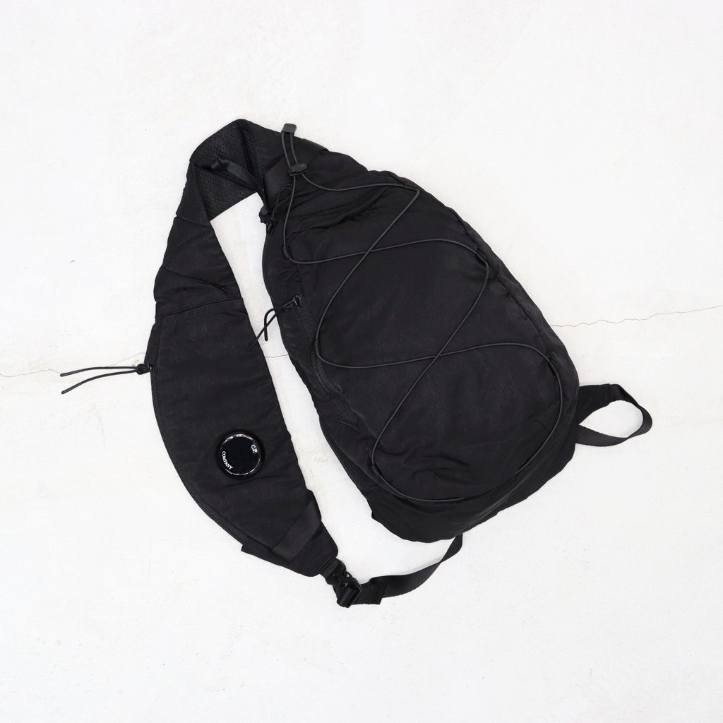 C.P. COMPANY｜NYLON B CROSSBODY BACKPACK #BLACK 999 [RCCMAC735A-005269G]