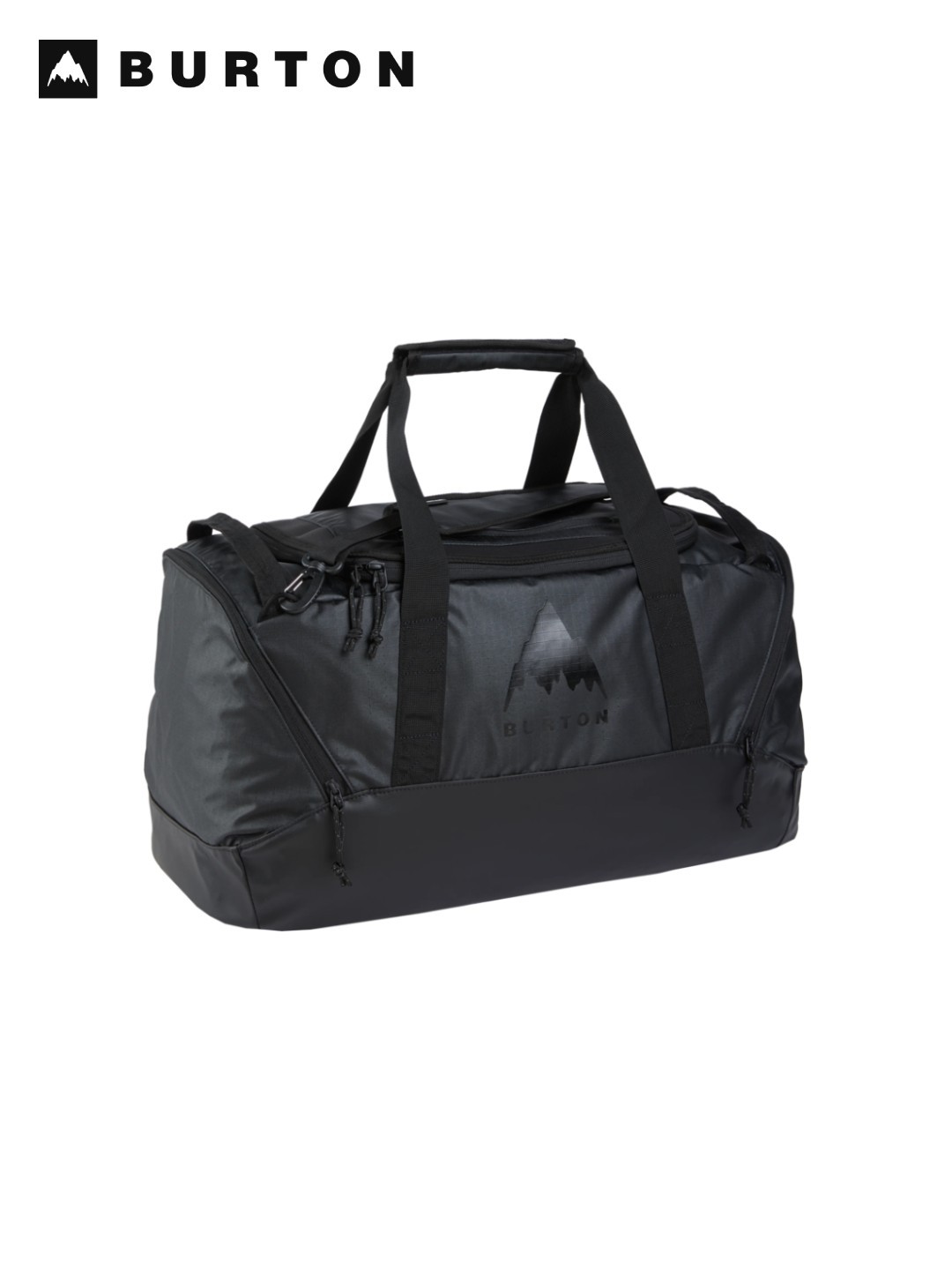 バートン ストックパイル 40L ダッフル ■メーカー説明文引用 適度な容量と耐候性を備え、伸縮性のあるCRAMゾーンを採用しています。 Burton Stockpile ダッフルバッグ（40L）は、ライディングギアや週末旅行に最適なサイズです。内外に配置されたポケットが小物の整理に役立ち、伸縮性のある「CRAMゾーン」のおかげで、荷物を詰め込んでもスムーズにジッパーを閉じることができます。また、PUコーティングとDWR（耐久撥水）加工が施されており、優れた耐候性を備えています。 ■プロダクトフィーチャー ・日常使いに適した耐久性 PFC（過フッ素化合物）不使用のDWR（耐久性撥水）加工とPUコーティングを施した頑丈なリサイクルポリエステル素材が、日々の使用に耐え、悪天候にも対応します。 ・ウィークエンダー・サイズ 40リットルは週末の旅行にちょうどよい容量で、山への日帰り移動にも最適です。 ・ストレッチゾーン 内蔵されたCRAMゾーンにより、荷物を目一杯詰め込んでもジッパーを閉じられるだけの適度な伸縮性を備えています。 ・持ち運びの選択肢 ホールハンドル、ギアループ、取り外し可能なショルダーストラップにより、用途に合わせて持ち運び方を選べます。 ・Bluesign認証済み 製造工程において、Bluesignが定める安全および環境基準に適合した製品です。 ■寸法：21.5in x 11in x 12in（55cm x 28cm x 31cm） ■重量：1.5lbs / 0.68kg ■容量：40L ■素材：Bluesign認証420Dリサイクルナイロンリップストップ / Bluesign認証900Dポリエステル平織り（C0 DWR加工、PUコーティング） （ライナー：Bluesign認証150Dリサイクルポリエステル（C0 DWR加工、PU裏地） ■特長 ・容量を拡張できるストレッチCRAMゾーン ・持ち運びに便利な両端のキャリーハンドル ・メインコンパートメントへのアクセスが容易な大型ジッパー開口部 ・取り外し可能なショルダーストラップ ・外側の取り付け用ループ ・リッド（蓋）部分の内部・外部からアクセス可能なポケット ・外側両端の大型ポケット×2 (9010884315627) ※メーカー画像を使用しておりますので実際の商品と多少仕様（ロゴの位置やカラー、柄の位置等）が異なる場合がございます。 ※こちらの商品は実店舗及び、弊社が運営する他ショッピングサイトと在庫を共有して販売しております。ご注文受付後の在庫確認となり、場合によっては在庫切れが発生する可能性もございます。その際は申し訳ございませんがメールでお知らせ致しますのでご了承下さいませ。 ※こちらのページの商品に関する電話でのお問い合わせは「059-349-0550」まで。Stockpile 40L Duffel #TRUE BLACK [307131] ストックパイル 40L ダッフル