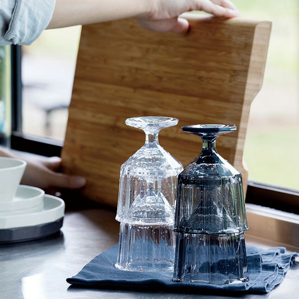 ワイングラス ALFRESCO ガラスのような透明度 割れにくい コップ 250ml アウトドア クリア 透明 スモーク デイキャンプ DAYCAMP 昼キャン バーベキュー 一人暮らし ひとり 一人 二人暮らし【北海道・沖縄・離島配送不可】