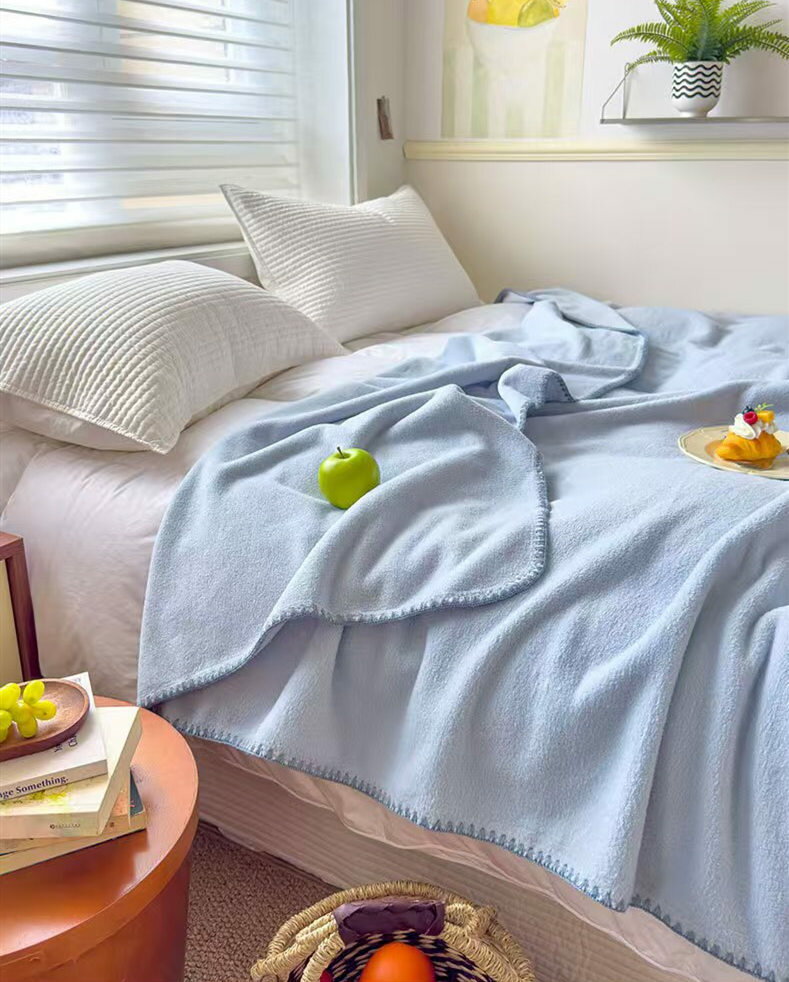 シングル ブランケット ひざ掛け 毛布 多機能 タオルケット 掛け布団 毛布カバー 膝掛け 大判サイズ あったか シンプル リバーシブルフリース 冷房対策 フランネル　秋冬毛布 クッション かわいい 暖かい 寝具 軽量 薄手 洗える 高品質