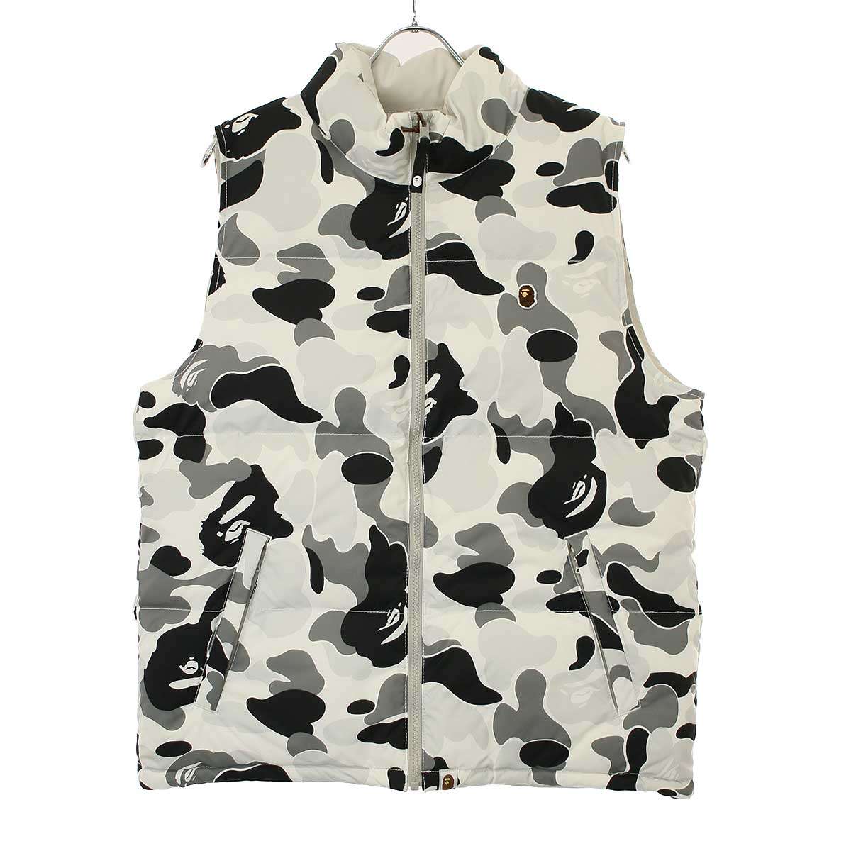 A BATHING APE ア ベイシング エイプ 23AW Camo Down Vest リバーシブルサルカモダウンベスト 001DNJ801010M グレー S 【中古】 IT2GYKT1Y0TA