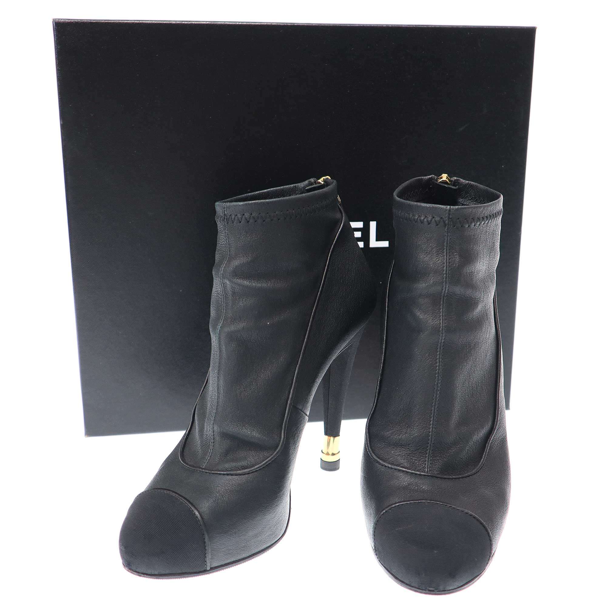 Rakuten - CHANEL シャネル レザーブーツ G28123Y05726 ブラック 37 【中古】 ITKZOUPPCIS8