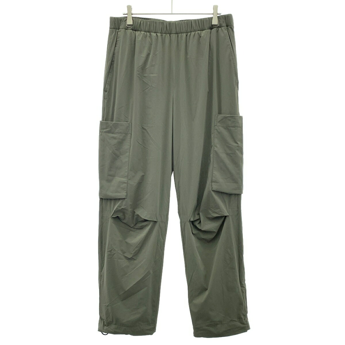 商品管理ID：ITZGNHT6AYI0 N.HOOLYWOOD エヌハリウッド 24AW CARGO PANTS ストレッチイージーカーゴパンツ 2242-CP21-001 コンディションについて コンディションランクの基準は、当社が設けた基準となります。 感じ方には個人差がありますので、参考程度にお考え下さい。 また、状態の全てを記載しきれない場合があります。 特にC・Dランクの商品は、詳細に記載しきれない毛玉や汚れ、小穴等の微細なダメージがある場合がございます。 新品・中古品に関わらず、一部の付属品がない場合がございます。 ガーメント等の例外を除いて、画像に写っているものが全てとなります。 気になる点がございましたら、ご注文前に質問欄よりお問い合わせください。 状態について詳細 柔軟剤のような強いニオイがございますが、状態は良好です。 備考 2242-CP21-001 商品詳細 商品管理ID ITZGNHT6AYI0 ブランド N.HOOLYWOOD エヌハリウッド アイテム名 24AW CARGO PANTS ストレッチイージーカーゴパンツ サイズ表記 38 実寸 ウエスト：78cm もも幅：34cm ひざ幅：25cm 裾幅：21cm 股上：31.5cm 股下：69cm ※体型によっては画像のイメージと異なる場合がございます。お手持ちの洋服と記載の各実寸を比較してサイズ感をご確認ください。 色 カーキ 素材 表地：ナイロン85％、ポリウレタン15％ 裏地：ポリエステル100％ 取扱い店舗 ご注文に関する注意事項 ※掲載商品は実店舗等で同時販売しており、欠品になる場合がございます。 恐れ入りますがその際はキャンセルとなりますことを予めご了承ください。 ※コンディションランクについては保存袋や箱、その他付属品の状態は対象外です。 ※掲載写真はお使いのモニターや環境設定等により若干色合いが異なって見える場合がございます。予めご了承ください。 ※新品・中古品に関わらず一部付属品がない場合がございます。掲載画像をご確認の上、ご不明点は事前にお問い合わせください。 返品について ※原則、お客様都合での返品は承りできません。ご不安な点は事前に問い合わせフォームよりお問い合わせください。 （商品の不良等、弊社過失の場合はお受け取りより7日以内にご連絡いただければ返品受付いたします。詳しくはこちらをご覧くださいませ。）N.HOOLYWOOD エヌハリウッド 24AW CARGO PANTS ストレッチイージーカーゴパンツ 2242-CP21-001 カーキ 38 「N.HOOLYWOOD エヌハリウッド」一覧はこちら