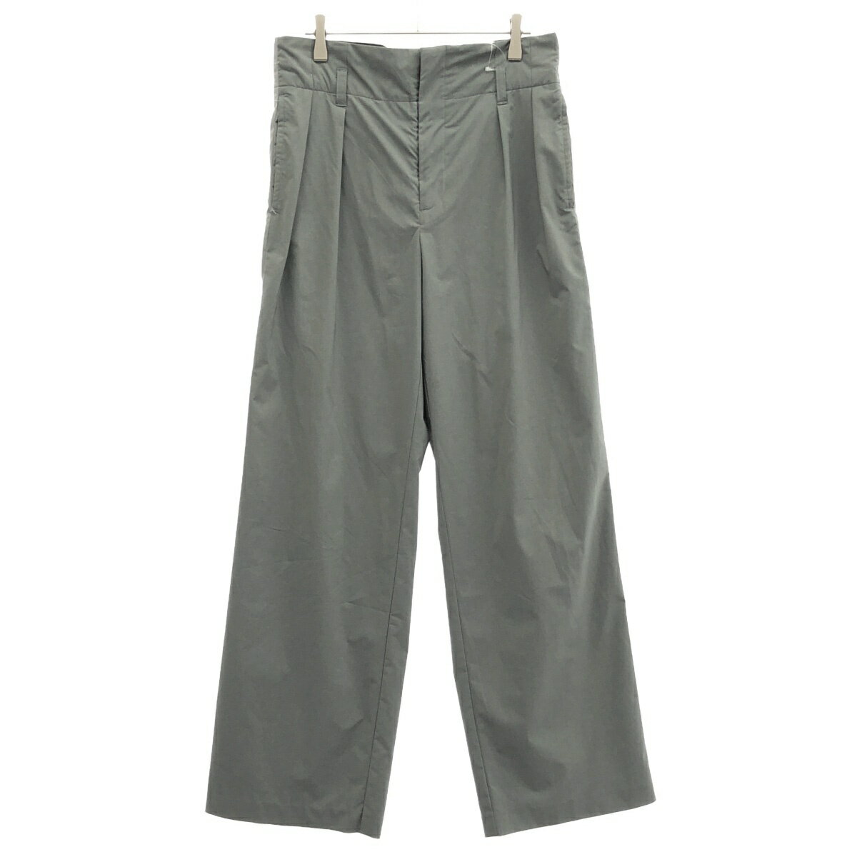 商品管理ID：ITEYU033CR18 hakusi ハクシ ポリエステルパンツ コンディションについて コンディションランクの基準は、当社が設けた基準となります。 感じ方には個人差がありますので、参考程度にお考え下さい。 また、状態の全てを記載しきれない場合があります。 特にC・Dランクの商品は、詳細に記載しきれない毛玉や汚れ、小穴等の微細なダメージがある場合がございます。 新品・中古品に関わらず、一部の付属品がない場合がございます。 ガーメント等の例外を除いて、画像に写っているものが全てとなります。 気になる点がございましたら、ご注文前に質問欄よりお問い合わせください。 状態について詳細 多少の使用感がございます。 備考 商品詳細 商品管理ID ITEYU033CR18 ブランド hakusi ハクシ アイテム名 ポリエステルパンツ サイズ表記 F 実寸 ウエスト：78cm もも幅：34cm ひざ幅：28cm 裾幅：25cm 股上：30.5cm 股下：76cm ※体型によっては画像のイメージと異なる場合がございます。お手持ちの洋服と記載の各実寸を比較してサイズ感をご確認ください。 色 グレー 素材 表地：ポリエステル100％ 別地：ナイロン100％ 袋布：綿100％ 取扱い店舗 ご注文に関する注意事項 ※掲載商品は実店舗等で同時販売しており、欠品になる場合がございます。 恐れ入りますがその際はキャンセルとなりますことを予めご了承ください。 ※コンディションランクについては保存袋や箱、その他付属品の状態は対象外です。 ※掲載写真はお使いのモニターや環境設定等により若干色合いが異なって見える場合がございます。予めご了承ください。 ※新品・中古品に関わらず一部付属品がない場合がございます。掲載画像をご確認の上、ご不明点は事前にお問い合わせください。 返品について ※原則、お客様都合での返品は承りできません。ご不安な点は事前に問い合わせフォームよりお問い合わせください。 （商品の不良等、弊社過失の場合はお受け取りより7日以内にご連絡いただければ返品受付いたします。詳しくはこちらをご覧くださいませ。）hakusi ハクシ ポリエステルパンツ グレー F 「hakusi ハクシ」一覧はこちら