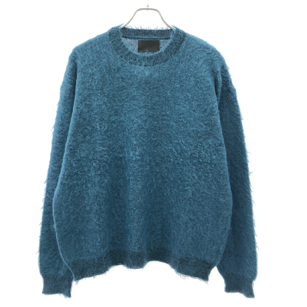 商品管理ID：ITL7M5PGYFQQ YOKE ヨーク 24AW BRUSHED MOHAIR SWEATER モヘアニットセーター YK24FW0840S コンディションについて コンディションランクの基準は、当社が設けた基準となります。 感じ方には個人差がありますので、参考程度にお考え下さい。 また、状態の全てを記載しきれない場合があります。 特にC・Dランクの商品は、詳細に記載しきれない毛玉や汚れ、小穴等の微細なダメージがある場合がございます。 新品・中古品に関わらず、一部の付属品がない場合がございます。 ガーメント等の例外を除いて、画像に写っているものが全てとなります。 気になる点がございましたら、ご注文前に質問欄よりお問い合わせください。 状態について詳細 やや着用感がございます。 備考 YK24FW0840S 商品詳細 商品管理ID ITL7M5PGYFQQ ブランド YOKE ヨーク アイテム名 24AW BRUSHED MOHAIR SWEATER モヘアニットセーター サイズ表記 3 実寸 肩幅：61.5cm 身幅：66cm 着丈：64cm 裄丈：91cm 袖丈：61cm ※体型によっては画像のイメージと異なる場合がございます。お手持ちの洋服と記載の各実寸を比較してサイズ感をご確認ください。 色 ブルー 素材 モヘヤ33％ ナイロン32％ ウール25％ アクリル10％ 取扱い店舗 お問い合わせ 商品についてのご質問はフォームよりお気軽にどうぞ。 ※お電話でのお問い合わせは承っておりません。 恐れ入りますが、フォームよりご連絡ください。 &nbsp;&nbsp;✉&nbsp;&nbsp;お問い合わせフォームはこちら&nbsp;&nbsp; ご注文に関する注意事項 ※掲載商品は実店舗等で同時販売しており、欠品になる場合がございます。 恐れ入りますがその際はキャンセルとなりますことを予めご了承ください。 ※コンディションランクについては保存袋や箱、その他付属品の状態は対象外です。 ※掲載写真はお使いのモニターや環境設定等により若干色合いが異なって見える場合がございます。予めご了承ください。 ※新品・中古品に関わらず一部付属品がない場合がございます。掲載画像をご確認の上、ご不明点は事前にお問い合わせください。 返品について ※原則、お客様都合での返品は承りできません。ご不安な点は事前に問い合わせフォームよりお問い合わせください。 （商品の不良等、弊社過失の場合はお受け取りより7日以内にご連絡いただければ返品受付いたします。詳しくはこちらをご覧くださいませ。）YOKE ヨーク 24AW BRUSHED MOHAIR SWEATER モヘアニットセーター YK24FW0840S ブルー 3 「YOKE ヨーク」一覧はこちら