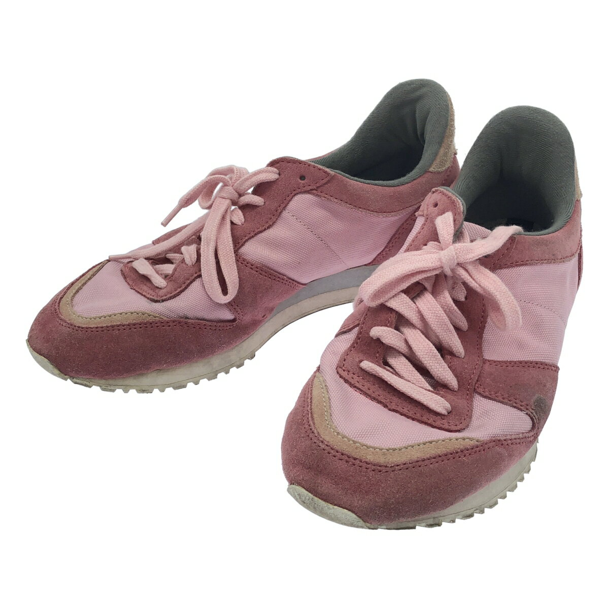 商品管理ID：ITSZLVMD86I7 NOVESTA ノヴェスタ MARATHON TRAIL ALL PINK マラソントレイル スウェードキャンバスコンビスニーカー コンディションについて コンディションランクの基準は、当社が設けた基準となります。 感じ方には個人差がありますので、参考程度にお考え下さい。 また、状態の全てを記載しきれない場合があります。 特にC・Dランクの商品は、詳細に記載しきれない毛玉や汚れ、小穴等の微細なダメージがある場合がございます。 新品・中古品に関わらず、一部の付属品がない場合がございます。 ガーメント等の例外を除いて、画像に写っているものが全てとなります。 気になる点がございましたら、ご注文前に質問欄よりお問い合わせください。 状態について詳細 全体的に薄汚れ、やや履きジワ、やや使用感がございます。 備考 スロバキア製 商品詳細 商品管理ID ITSZLVMD86I7 ブランド NOVESTA ノヴェスタ アイテム名 MARATHON TRAIL ALL PINK マラソントレイル スウェードキャンバスコンビスニーカー サイズ表記 37 実寸 アウトソール全長：26.5cm ワイズ（ソール全幅）：9cm 色 ピンク 素材 スウェードキャンバス 取扱い店舗 ご注文に関する注意事項 ※掲載商品は実店舗等で同時販売しており、欠品になる場合がございます。 恐れ入りますがその際はキャンセルとなりますことを予めご了承ください。 ※コンディションランクについては保存袋や箱、その他付属品の状態は対象外です。 ※掲載写真はお使いのモニターや環境設定等により若干色合いが異なって見える場合がございます。予めご了承ください。 ※新品・中古品に関わらず一部付属品がない場合がございます。掲載画像をご確認の上、ご不明点は事前にお問い合わせください。 返品について ※原則、お客様都合での返品は承りできません。ご不安な点は事前に問い合わせフォームよりお問い合わせください。 （商品の不良等、弊社過失の場合はお受け取りより7日以内にご連絡いただければ返品受付いたします。詳しくはこちらをご覧くださいませ。）NOVESTA ノヴェスタ MARATHON TRAIL ALL PINK マラソントレイル スウェードキャンバスコンビスニーカー ピンク 37 「NOVESTA ノヴェスタ」一覧はこちら