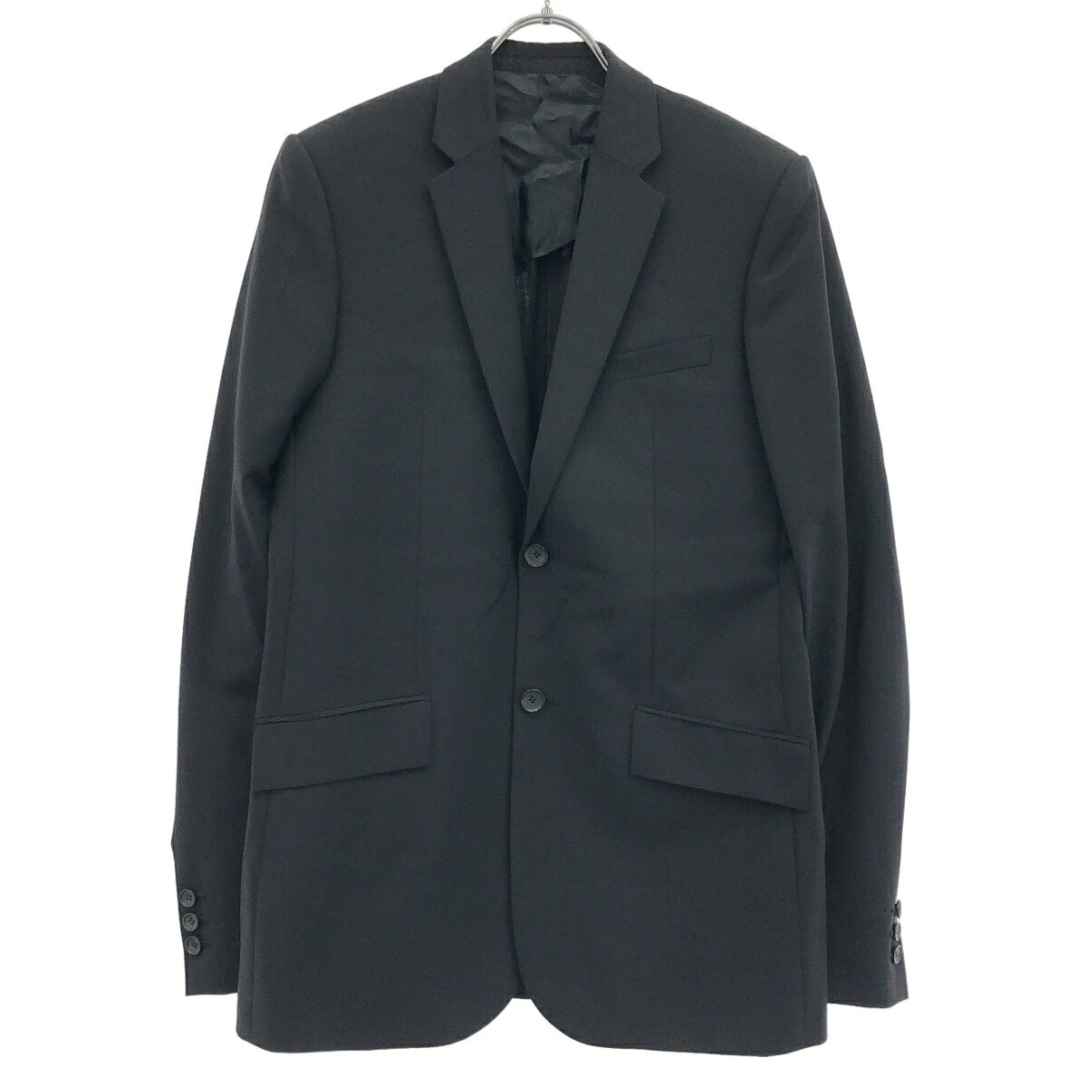 商品管理ID：ITEWFKCBKG8W BALENCIAGA バレンシアガ 2Bテーラードジャケット&スラックスパンツ セットアップスーツ 215267 TQ707/215285 TQ707 コンディションについて コンディションランクの基準は、当社が設けた基準となります。 感じ方には個人差がありますので、参考程度にお考え下さい。 また、状態の全てを記載しきれない場合があります。 特にC・Dランクの商品は、詳細に記載しきれない毛玉や汚れ、小穴等の微細なダメージがある場合がございます。 新品・中古品に関わらず、一部の付属品がない場合がございます。 ガーメント等の例外を除いて、画像に写っているものが全てとなります。 気になる点がございましたら、ご注文前に質問欄よりお問い合わせください。 状態について詳細 脇裏地に一部破れ、ウエスト裏地に色褪せ、やや使用感がございます。 備考 215267 TQ707/215285 TQ707 商品詳細 商品管理ID ITEWFKCBKG8W ブランド BALENCIAGA バレンシアガ アイテム名 2Bテーラードジャケット&スラックスパンツ セットアップスーツ サイズ表記 44 実寸 肩幅：42.5cm 身幅：49cm 着丈：74.5cm 裄丈：89.5cm 袖丈：68cm ウエスト：82cm もも幅：29cm ひざ幅：19.5cm 裾幅：16cm 股上：23.5cm 股下：77cm ※体型によっては画像のイメージと異なる場合がございます。お手持ちの洋服と記載の各実寸を比較してサイズ感をご確認ください。 色 ブラック 素材 表地：毛84％、モヘヤ16％/裏地：キュプラ80％、綿20％ 取扱い店舗 お問い合わせ 商品についてのご質問はフォームよりお気軽にどうぞ。 ※お電話でのお問い合わせは承っておりません。 恐れ入りますが、フォームよりご連絡ください。 &nbsp;&nbsp;✉&nbsp;&nbsp;お問い合わせフォームはこちら&nbsp;&nbsp; ご注文に関する注意事項 ※掲載商品は実店舗等で同時販売しており、欠品になる場合がございます。 恐れ入りますがその際はキャンセルとなりますことを予めご了承ください。 ※コンディションランクについては保存袋や箱、その他付属品の状態は対象外です。 ※掲載写真はお使いのモニターや環境設定等により若干色合いが異なって見える場合がございます。予めご了承ください。 ※新品・中古品に関わらず一部付属品がない場合がございます。掲載画像をご確認の上、ご不明点は事前にお問い合わせください。 返品について ※原則、お客様都合での返品は承りできません。ご不安な点は事前に問い合わせフォームよりお問い合わせください。 （商品の不良等、弊社過失の場合はお受け取りより7日以内にご連絡いただければ返品受付いたします。詳しくはこちらをご覧くださいませ。）BALENCIAGA バレンシアガ 2Bテーラードジャケット&スラックスパンツ セットアップスーツ 215267 TQ707/215285 TQ707 ブラック 44 「BALENCIAGA バレンシアガ」一覧はこちら