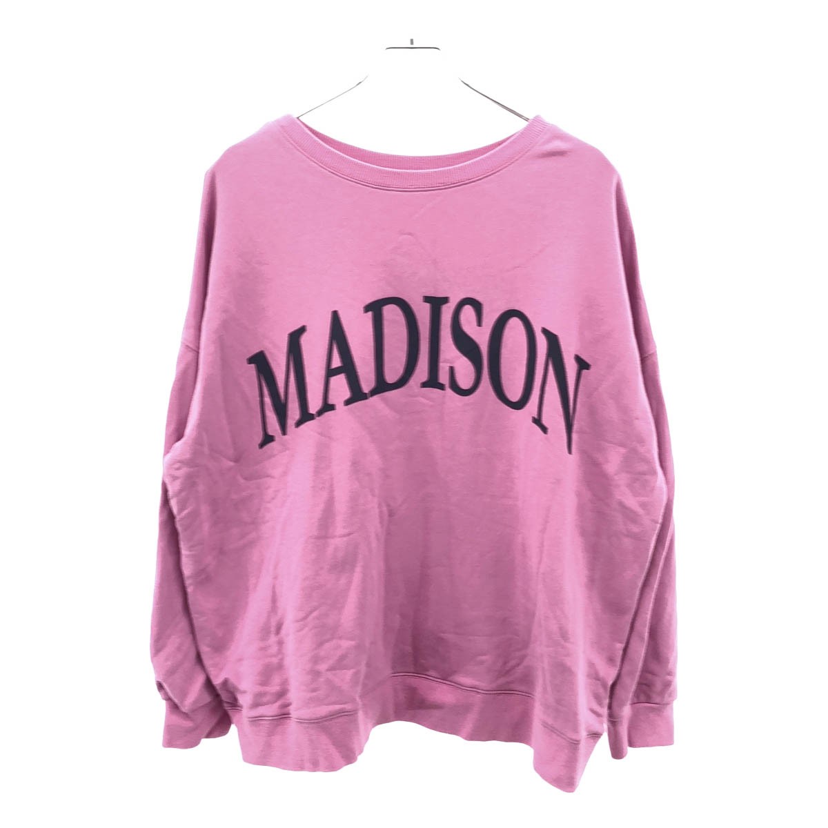 商品管理ID：ITP53WE5LV24 Loungedress ラウンジドレス MADISON ロゴプリントスウェットプルオーバー LDZ1041106A0001 コンディションについて コンディションランクの基準は、当社が設けた基準となります。 感じ方には個人差がありますので、参考程度にお考え下さい。 また、状態の全てを記載しきれない場合があります。 特にC・Dランクの商品は、詳細に記載しきれない毛玉や汚れ、小穴等の微細なダメージがある場合がございます。 新品・中古品に関わらず、一部の付属品がない場合がございます。 ガーメント等の例外を除いて、画像に写っているものが全てとなります。 気になる点がございましたら、ご注文前に質問欄よりお問い合わせください。 状態について詳細 前裾付近に小ジミ、全体的に重度の色褪せがございます。 備考 LDZ1041106A0001 商品詳細 商品管理ID ITP53WE5LV24 ブランド Loungedress ラウンジドレス アイテム名 MADISON ロゴプリントスウェットプルオーバー サイズ表記 F 実寸 肩幅：68cm 身幅：67cm 着丈：57cm 裄丈：78.5cm 袖丈：44cm ※体型によっては画像のイメージと異なる場合がございます。お手持ちの洋服と記載の各実寸を比較してサイズ感をご確認ください。 色 ピンク 素材 本体：綿100％ リブ：綿98％ ポリウレタン2％ 取扱い店舗 お問い合わせ 商品についてのご質問はフォームよりお気軽にどうぞ。 お問い合わせ時は「商品管理ID ITP53WE5LV24」をご記入ください。 ※お電話でのお問い合わせは承っておりません。 恐れ入りますが、フォームよりご連絡ください。 &nbsp;&nbsp;✉&nbsp;&nbsp;お問い合わせフォームはこちら&nbsp;&nbsp; ご注文に関する注意事項 ※掲載商品は実店舗等で同時販売しており、欠品になる場合がございます。 恐れ入りますがその際はキャンセルとなりますことを予めご了承ください。 ※コンディションランクについては保存袋や箱、その他付属品の状態は対象外です。 ※掲載写真はお使いのモニターや環境設定等により若干色合いが異なって見える場合がございます。予めご了承ください。 ※新品・中古品に関わらず一部付属品がない場合がございます。掲載画像をご確認の上、ご不明点は事前にお問い合わせください。 返品について ※原則、お客様都合での返品は承りできません。ご不安な点は事前に問い合わせフォームよりお問い合わせください。 （商品の不良等、弊社過失の場合はお受け取りより7日以内にご連絡いただければ返品受付いたします。詳しくはこちらをご覧くださいませ。）Loungedress ラウンジドレス MADISON ロゴプリントスウェットプルオーバー LDZ1041106A0001 ピンク F 「Loungedress ラウンジドレス」一覧はこちら