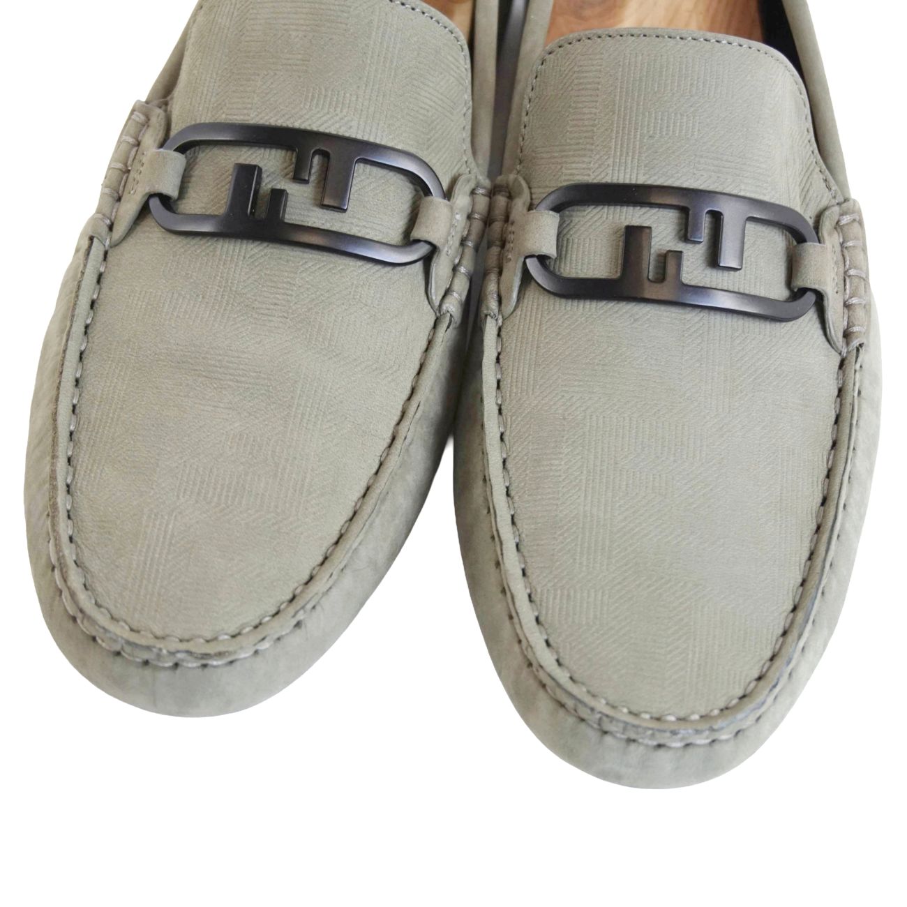 【新古品】フェンディ FENDI ローファー モカシン ドライビングシューズ FF金具 ヌバックレザー シューズ 革靴 メンズ イタリア製 6(25cm相当) カーキグレー【中古】