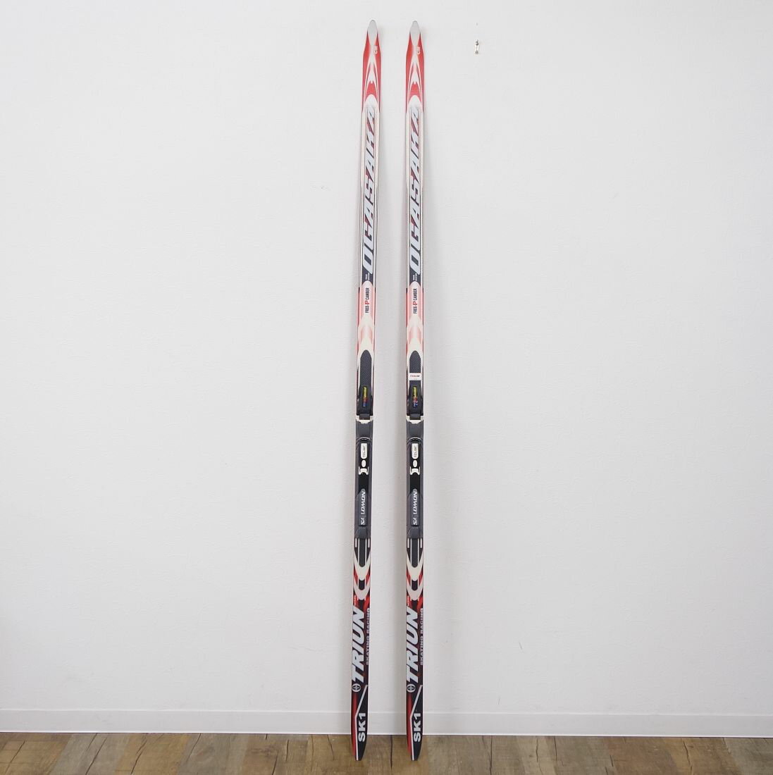 オガサカ OGASAKA クロスカントリー スキー TRIUN SK1 180cm ビンディング Salomon SNS クロカン アウトドア 重量実測：640g(一本あたり)【中古】