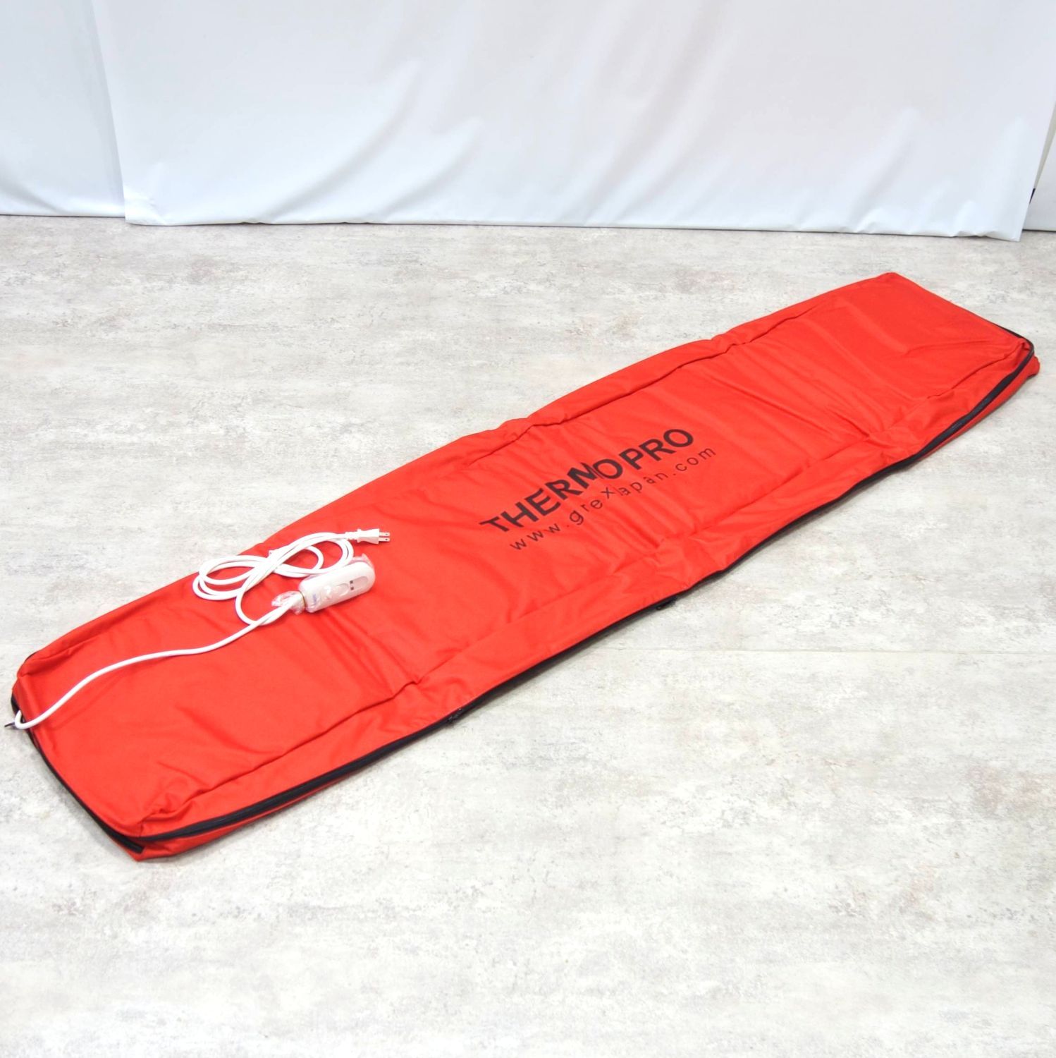 ■商品名グレックス GREX サーモケース サーモプロ THERMO PRO スノーボード ワックス メンテナンス レッド サイズ-■状態説明・GREX サーモケースのTHERMO PROです♪・板全体を電気ヒーターで効率的に温め、ホットワックスの滑走面）への浸透・吸収を促進させるウォーマー・使用感の感じられないとてもきれいな状態です◎【付属品：なし】■素材-■カラーレッド■表記サイズ-■実寸サイズ■状態ランクS タグは無いが使用感のない新品同様の状態■店舗管理番号cd08mn-rk26y13636_red 状態ランクについて サイズカイドはこちら このブランドの他の商品も見る このカテゴリーの他の商品も見るPHOTO CONDITION RANKSS未使用品・新古品Sタグは無いが使用感のない新品同様の状態SA使用感のほぼ無いとてもキレイなUSED品A使用感の少ない全体的にキレイなUSED品AB使用感があるが、傷や汚れの気にならない状態B傷や汚れがあるが、まだまだ使用可能な状態BCBランクよりも傷汚れが目立つ状態C目立つ使用感や、傷汚れが見られる状態Dダメージなどが多く見受けられる難有、要修理品※独自の程度表です。大体の目安としてお考えください。　DESCRIPTION■商品名グレックス GREX サーモケース サーモプロ THERMO PRO スノーボード ワックス メンテナンス レッド サイズ-■状態説明・GREX サーモケースのTHERMO PROです♪・板全体を電気ヒーターで効率的に温め、ホットワックスの滑走面）への浸透・吸収を促進させるウォーマー・使用感の感じられないとてもきれいな状態です◎【付属品：なし】■素材-■カラーレッド■表記サイズ-■実寸サイズ■状態ランクS タグは無いが使用感のない新品同様の状態■商品管理番号cd08mn-rk26y13636 状態ランクについて サイズカイドはこちら このブランドの他の商品も見る このカテゴリーの他の商品も見る
