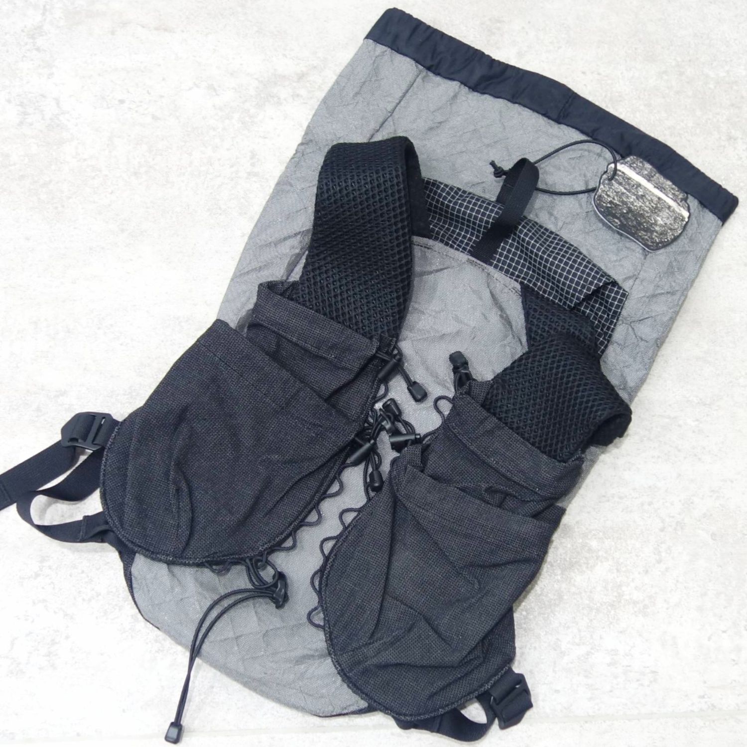 MODEST LORD 仙台 楽天市場店の【極美品】パランテ PA'LANTE バックパック リュック ミニ ジョーイ mini joey ザック トレラン 登山 釣り アウトドア gray ultraweave【中古】｜アングル2