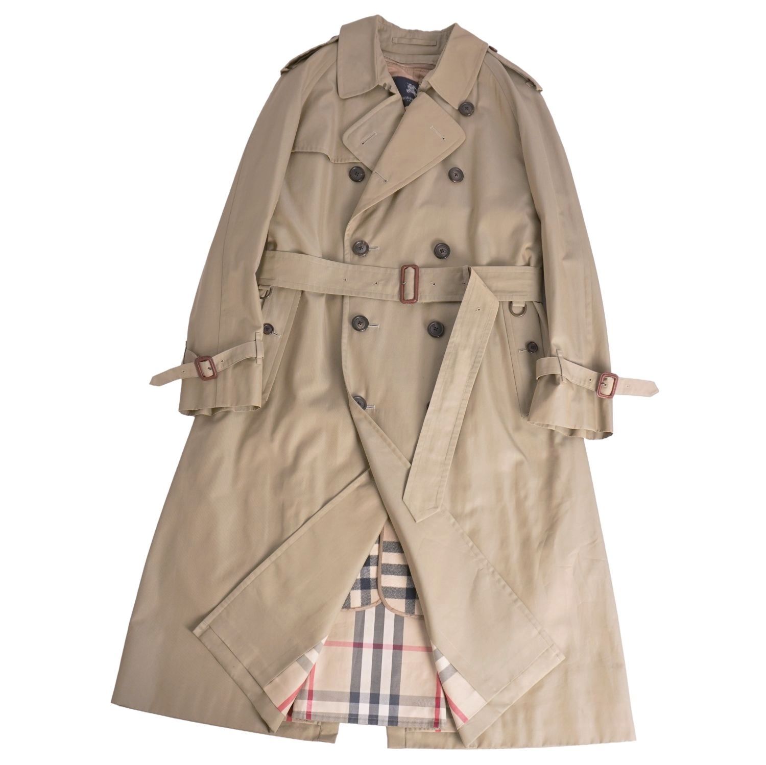 ■商品名バーバリー ロンドン BURBERRY LONDON コート トレンチコート ライナー付き 裏チェック アウター メンズ カーキベージュ サイズ94-175-6(L相当)■状態説明・クラシックでいて美しいシルエット。非常に高い人気を誇る”BURBERRY”のトレンチコートです♪・表地はコットン100％バーバリークロス、裏地はアイコニックなチェックデザイン、肩パットなしで美しいショルダーラインです◎・日本製・国内正規取扱品です。・USEDですが気になるようなキズや汚れなどはなく全体的にキレイな状態です！・裾スリット付近に糸のほつれと裏地にネーム刺繍が御座います。【季節感：秋冬春】【付属品：ライナー/ベルト】■素材本体 表地：コットン100％ 胴裏：コットン 袖裏：ポリエステル バックル部分：牛革 ライナー 本体：ウール90％ カシミヤ10％ 別布：ポリエステル100％■カラーカーキベージュ■表記サイズ94-175-6(L相当)■実寸サイズ着丈：約117cm身幅：約59cmゆき丈：約87cm袖丈(脇下から）：約47cm肩幅(エポレット～エポレット)：約50cm■状態ランクA 使用感の少ない全体的にキレイなUSED品■店舗管理番号cd05ds-rm10f14378 mens_l 状態ランクについて サイズカイドはこちら このブランドの他の商品も見る このカテゴリーの他の商品も見るPHOTO CONDITION RANKSS未使用品・新古品Sタグは無いが使用感のない新品同様の状態SA使用感のほぼ無いとてもキレイなUSED品A使用感の少ない全体的にキレイなUSED品AB使用感があるが、傷や汚れの気にならない状態B傷や汚れがあるが、まだまだ使用可能な状態BCBランクよりも傷汚れが目立つ状態C目立つ使用感や、傷汚れが見られる状態Dダメージなどが多く見受けられる難有、要修理品※独自の程度表です。大体の目安としてお考えください。　DESCRIPTION■商品名バーバリー ロンドン BURBERRY LONDON コート トレンチコート ライナー付き 裏チェック アウター メンズ カーキベージュ サイズ94-175-6(L相当)■状態説明・クラシックでいて美しいシルエット。非常に高い人気を誇る”BURBERRY”のトレンチコートです♪・表地はコットン100％バーバリークロス、裏地はアイコニックなチェックデザイン、肩パットなしで美しいショルダーラインです◎・日本製・国内正規取扱品です。・USEDですが気になるようなキズや汚れなどはなく全体的にキレイな状態です！・裾スリット付近に糸のほつれと裏地にネーム刺繍が御座います。【季節感：秋冬春】【付属品：ライナー/ベルト】■素材本体 表地：コットン100％ 胴裏：コットン 袖裏：ポリエステル バックル部分：牛革 ライナー 本体：ウール90％ カシミヤ10％ 別布：ポリエステル100％■カラーカーキベージュ■表記サイズ94-175-6(L相当)■実寸サイズ着丈：約117cm身幅：約59cmゆき丈：約87cm袖丈(脇下から）：約47cm肩幅(エポレット～エポレット)：約50cm■状態ランクA 使用感の少ない全体的にキレイなUSED品■商品管理番号cd05ds-rm10f14378 状態ランクについて サイズカイドはこちら このブランドの他の商品も見る このカテゴリーの他の商品も見る
