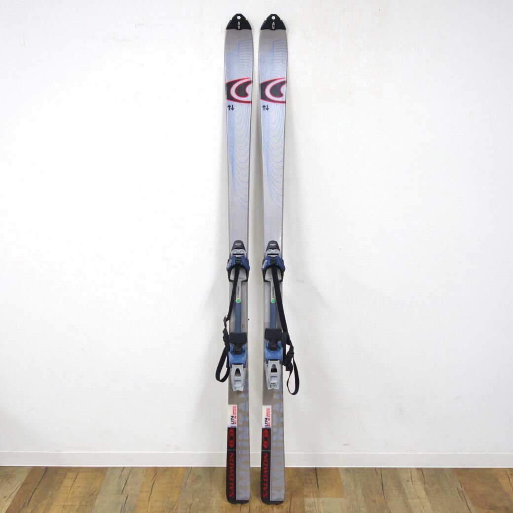 ■商品名サロモン SALOMON MONOCOQUE 174cm センター68mm ツアービンディング DIAMIR titanal2 山スキー バックカントリー アウトドア - サイズ-■状態説明・SALOMON MONOCOQUE 174cm にツアービンディング DIAMIR titanal2 を装着した山スキーセットです♪ ・全長：174cm(サイドカット：103-68-90mm R=20m)・ビンディング ディアミール TITANAL2：対応ソール長：約245～300mm です。・表面にキズ、ビンディング、エッジにサビが御座いますが滑走面は良好な状態です。【付属品：なし】■素材-■カラー-■表記サイズ-■実寸サイズ全長：約174cm重量：約2120(ビンディング含み一本)g■状態ランクB 傷や汚れがあるが、まだまだ使用可能な状態■店舗管理番号cf03dm-rk26y05291 状態ランクについて サイズカイドはこちら このブランドの他の商品も見る このカテゴリーの他の商品も見るPHOTO CONDITION RANKSS未使用品・新古品Sタグは無いが使用感のない新品同様の状態SA使用感のほぼ無いとてもキレイなUSED品A使用感の少ない全体的にキレイなUSED品AB使用感があるが、傷や汚れの気にならない状態B傷や汚れがあるが、まだまだ使用可能な状態BCBランクよりも傷汚れが目立つ状態C目立つ使用感や、傷汚れが見られる状態Dダメージなどが多く見受けられる難有、要修理品※独自の程度表です。大体の目安としてお考えください。　DESCRIPTION■商品名サロモン SALOMON MONOCOQUE 174cm センター68mm ツアービンディング DIAMIR titanal2 山スキー バックカントリー アウトドア - サイズ-■状態説明・SALOMON MONOCOQUE 174cm にツアービンディング DIAMIR titanal2 を装着した山スキーセットです♪ ・全長：174cm(サイドカット：103-68-90mm R=20m)・ビンディング ディアミール TITANAL2：対応ソール長：約245～300mm です。・表面にキズ、ビンディング、エッジにサビが御座いますが滑走面は良好な状態です。【付属品：なし】■素材-■カラー-■表記サイズ-■実寸サイズ全長：約174cm重量：約2120(ビンディング含み一本)g■状態ランクB 傷や汚れがあるが、まだまだ使用可能な状態■商品管理番号cf03dm-rk26y05291 状態ランクについて サイズカイドはこちら このブランドの他の商品も見る このカテゴリーの他の商品も見る