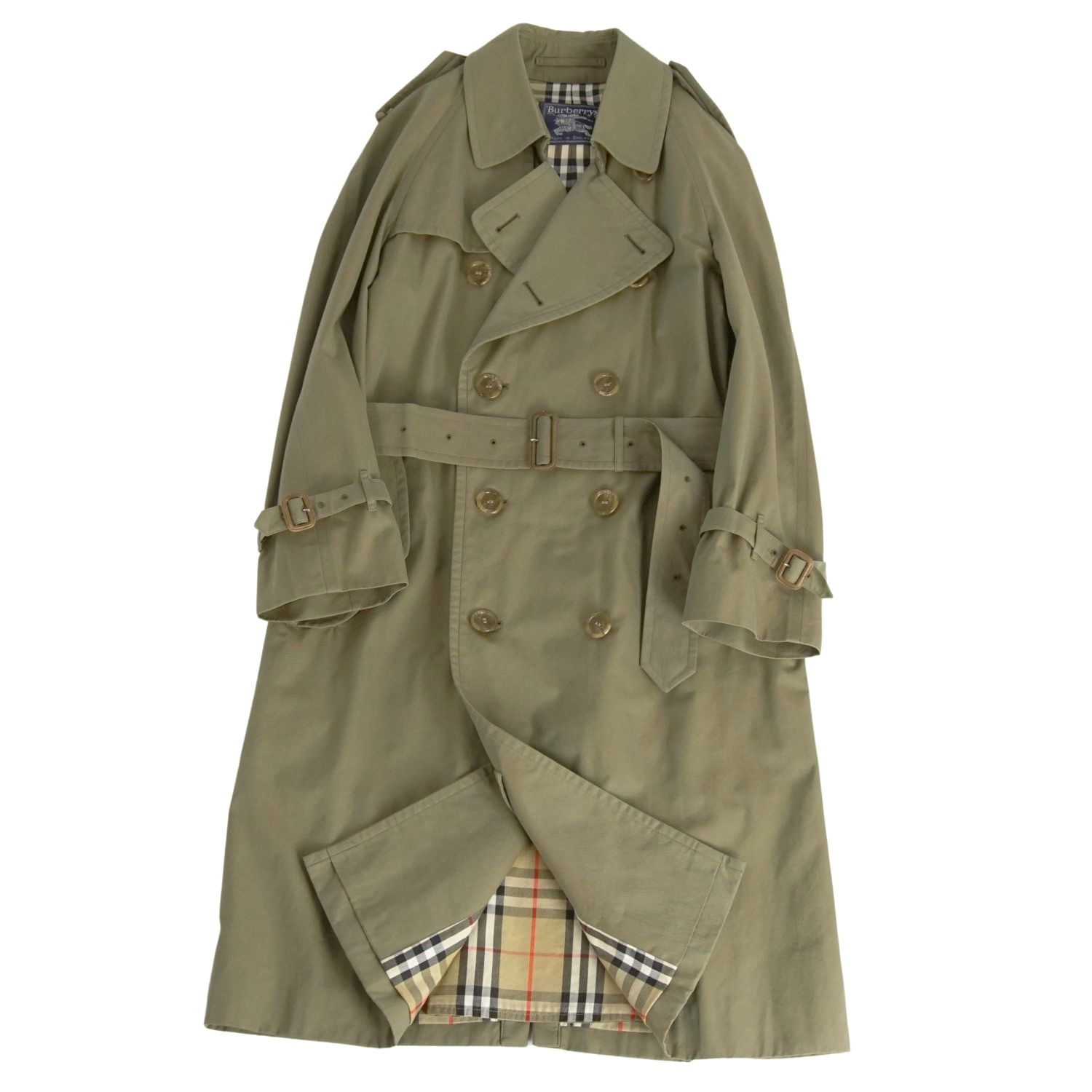 ■商品名Vintage バーバリー Burberrys コート 英国製 トレンチコート コットン100％ アウター メンズ カーキグリーン サイズ44(S相当)■状態説明・希少かつ絶大な人気を誇る1980年代頃のVintage Burberrys、クラシカルで美しいシルエットが魅力的な王道トレンチコートです♪・表地はコットン100％バーバリークロス、裏地はアイコニックなチェックデザイン、肩パットなしの美しいショルダーラインです◎・イングランド製・USEDですが気になるようなキズや汚れなどはなく全体的にキレイな状態です！【季節感：秋冬】【付属品：なし】■素材表地：コットン100％ 裏地：コットン100％■カラーカーキグリーン■表記サイズ44(S相当)■実寸サイズ着丈：約109cm身幅：約55cmゆき丈：約85cm袖丈(脇下から）：約42cm肩幅(エポレット～エポレット)：約48cm■状態ランクA 使用感の少ない全体的にキレイなUSED品■店舗管理番号ce11ms-rm20e34293 mens_s 状態ランクについて サイズカイドはこちら このブランドの他の商品も見る このカテゴリーの他の商品も見るPHOTO CONDITION RANKSS未使用品・新古品Sタグは無いが使用感のない新品同様の状態SA使用感のほぼ無いとてもキレイなUSED品A使用感の少ない全体的にキレイなUSED品AB使用感があるが、傷や汚れの気にならない状態B傷や汚れがあるが、まだまだ使用可能な状態BCBランクよりも傷汚れが目立つ状態C目立つ使用感や、傷汚れが見られる状態Dダメージなどが多く見受けられる難有、要修理品※独自の程度表です。大体の目安としてお考えください。　DESCRIPTION■商品名Vintage バーバリー Burberrys コート 英国製 トレンチコート コットン100％ アウター メンズ カーキグリーン サイズ44(S相当)■状態説明・希少かつ絶大な人気を誇る1980年代頃のVintage Burberrys、クラシカルで美しいシルエットが魅力的な王道トレンチコートです♪・表地はコットン100％バーバリークロス、裏地はアイコニックなチェックデザイン、肩パットなしの美しいショルダーラインです◎・イングランド製・USEDですが気になるようなキズや汚れなどはなく全体的にキレイな状態です！【季節感：秋冬】【付属品：なし】■素材表地：コットン100％ 裏地：コットン100％■カラーカーキグリーン■表記サイズ44(S相当)■実寸サイズ着丈：約109cm身幅：約55cmゆき丈：約85cm袖丈(脇下から）：約42cm肩幅(エポレット～エポレット)：約48cm■状態ランクA 使用感の少ない全体的にキレイなUSED品■商品管理番号ce11ms-rm20e34293 状態ランクについて サイズカイドはこちら このブランドの他の商品も見る このカテゴリーの他の商品も見る