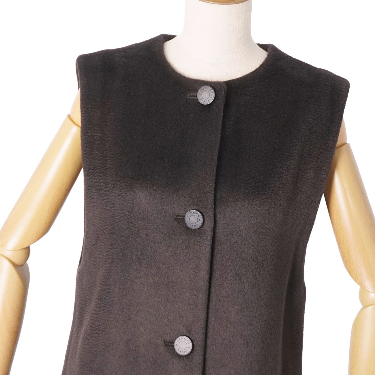 【極美品】エルメス HERMES コート 23AW ベスト ロングジレ ノースリーブ 中綿入り アルパカ ウール セリエボタン レディース フランス製 34(S相当) ダークブラウン【中古】