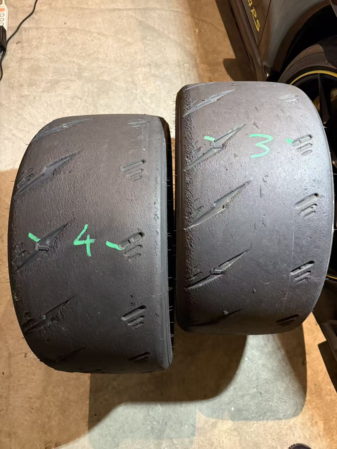Rakuten - SHIBATIRE（シバタイヤ） × RYDANZ REVIMAX R50 265/35ZR18-97W-XL セミスリック サーキット走行使用品 2025年製5025 (中古 2本セット) 3&4 約0.9~1.3mm摩耗