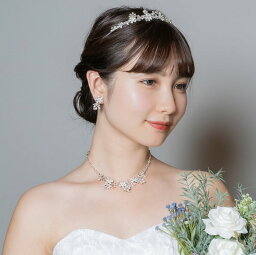 ブライダルティアラセット　イヤーアクセ・ネックレス　シルバーフラワー 結婚式 前撮り ウエディング イヤリング ピアス